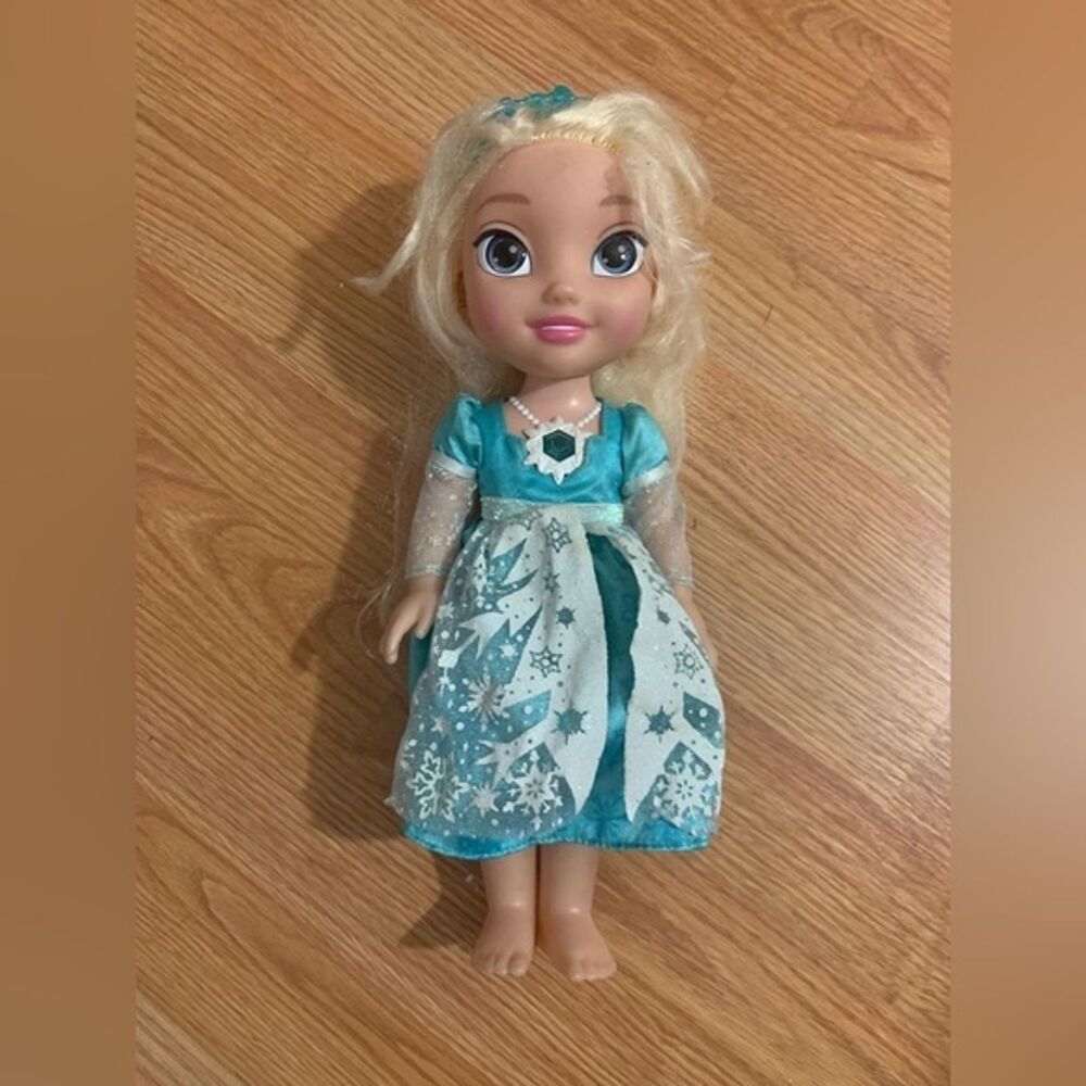 Disney Frozen Elsa Doll Light up Dress 14" Tall